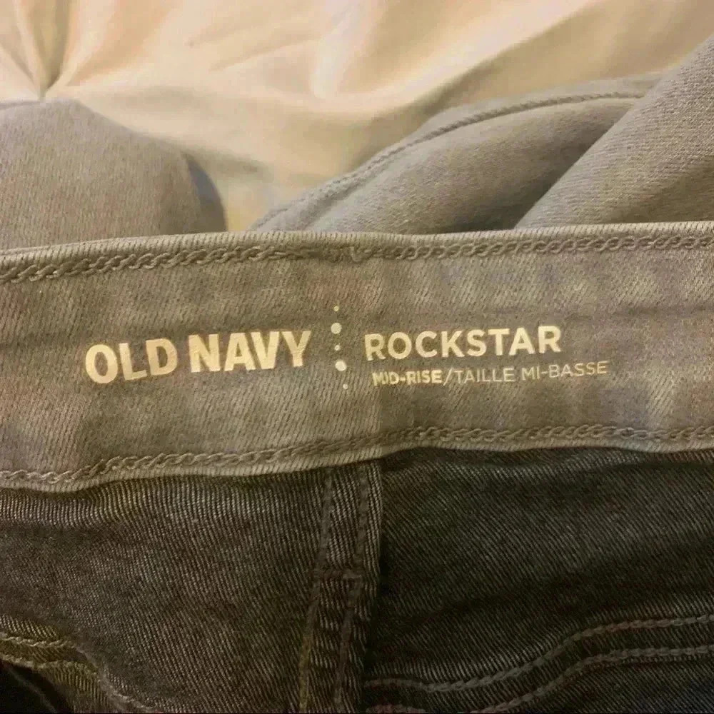 Old Navy grey mid rise stretch skinny jeans - Picture 6 of 7